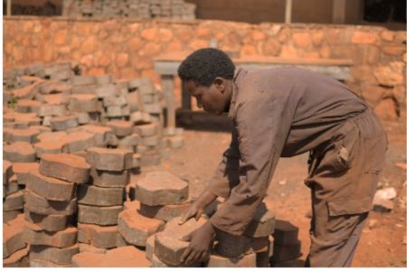 Burundi: Recycles plastic waste into paving stones
